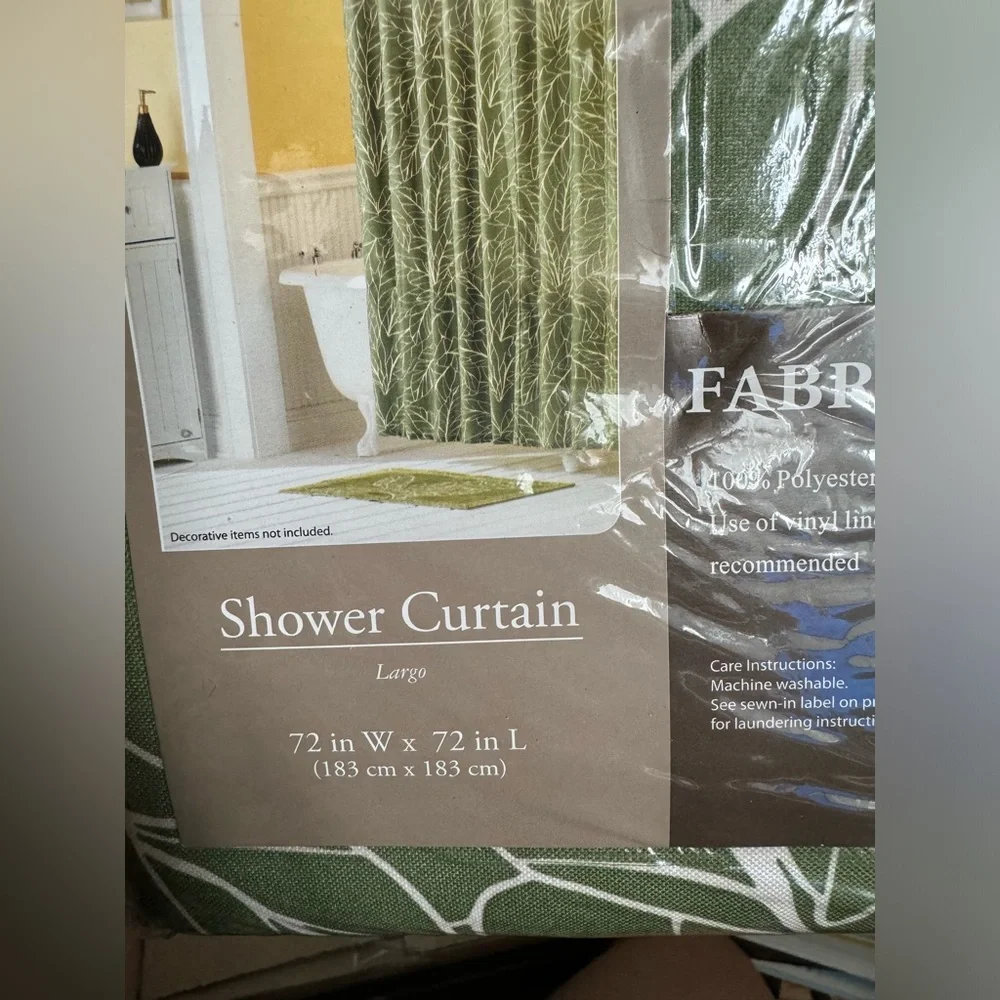 NWT Fabric Shower Curtain Botanical Leaves